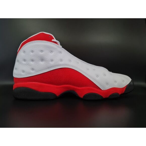 Jordan 13 Retro OG Chicago (2026). SIZE 11.5 - 414571-102